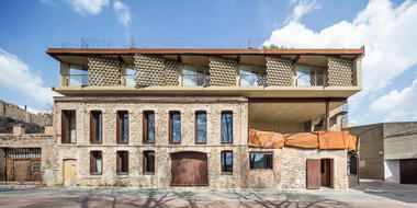 Hotel Somiatruites / Xavier Andrés Arquitecte