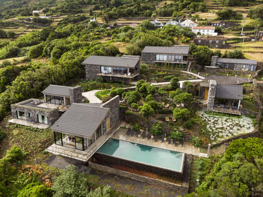 Resort Lava Homes / Diogo Mega Architects