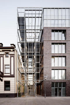 Galería de Edificio de oficinas con invernadero en la azotea / Kuehn Malvezzi  - 2