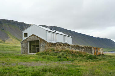 Hlöðuberg Artist Studio / Studio Bua