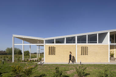 Casa E15 / Centro Cero