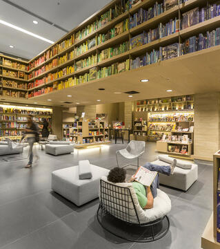 Livraria Saraiva / Studio Arthur Casas