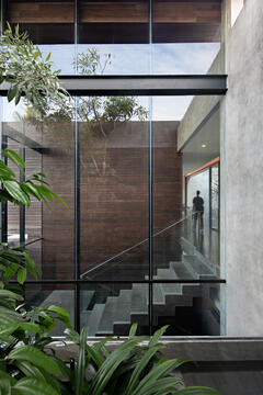 Gallery of The Hill House / Wahana Architects  - 11