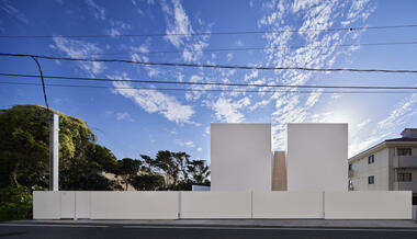 天空泳池别墅 / Shinichi Ogawa & Associates
