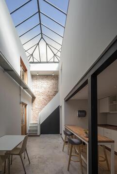 Oficinas Requena / Mola Kunst