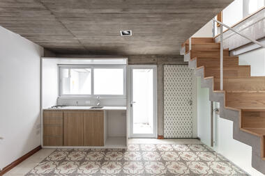Galería de Cocinas integradas en la vivienda argentina: casas y departamentos que se organizan en un único espacio  - 31