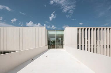 地中海人文科学中心研究所扩建 / Panorama Architecture