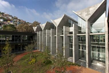Centro Comunitario Independencia / Agustin Landa + Cátedra Blanca Workshop