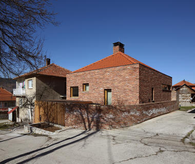 Hiža Mišljenova House / Entasis