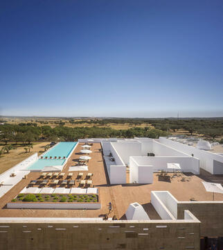 “迷宫”酒店 Ecork Hotel / JOSÉ CARLOS CRUZ - ARQUITECTO