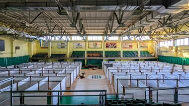 Shigeru Ban and VAN Install Paper Partition Systems in Emergency Shelters for Ukrainian Refugees