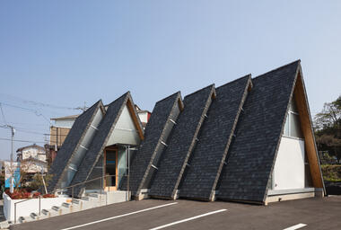 Osteopathic Clinic in Omuta  / EAL + Atsushi Takano