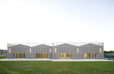 Galería de Pabellón Municipal / graal architecture  - 1