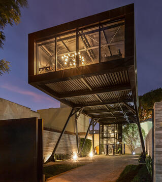 Escritório de Arquitetura / Mauricio Melara Arquitetura