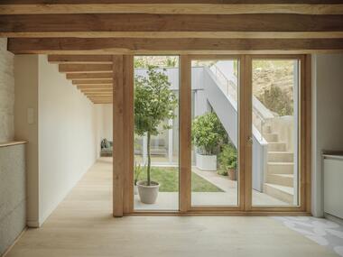 Rehabilitación de vivienda entre medianeras en Calle Sar / Ansede Quintáns, arquitectos