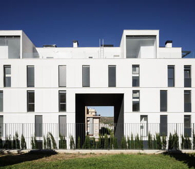Viviendas en Huerta Nueva / Bakpak Architects