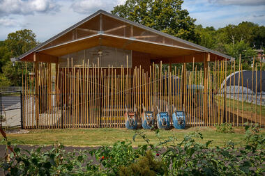 以最简单的营造手法，创造可持续性社区中心 Education Center  / Elizabeth Eason Architecture LLC + UT College of Architecture and Design