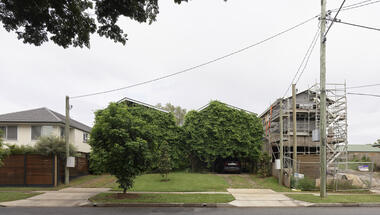 Twin Houses / JOHN ELLWAY. ARCHITECT
