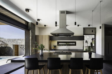 Galería de Diseño de interiores: 34 cocinas en México que exploran las distintas distribuciones espaciales  - 22