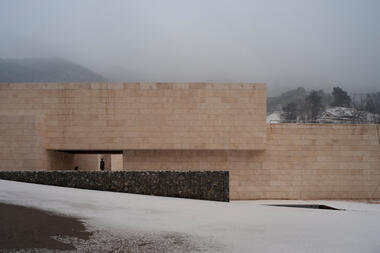 Osario del parque conmemorativo de Bundang / Studiozt