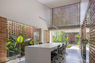 Galería de Cobertizo tropical / Laurent Troost Architectures  - 10