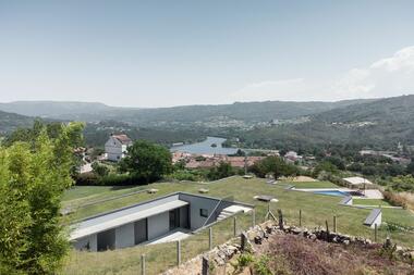 Vivienda en Ribela / trespes.arquitectos
