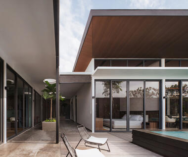 The Upper House / HYJA