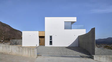Jin-Hwa Mountain Cottage / Todot Architects & Partners