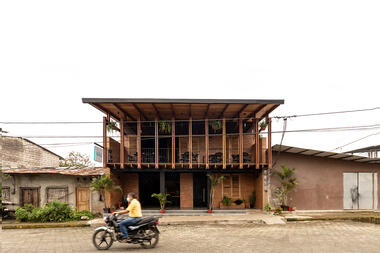 Casa productiva La Balconera / Natura Futura Arquitectura