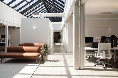Maison Accuracy Offices / Atelier l'Abri