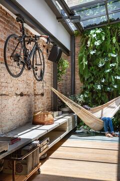 Galeria de Como guardar a bicicleta em pequenos espaços?  - 2