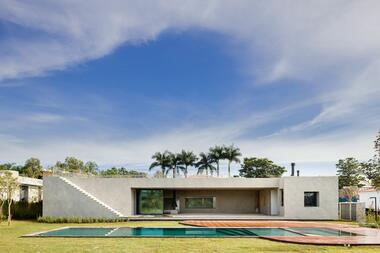 Galeria de Casa Pedra / ARCHITECTS OFFICE + Triptyque  - 1