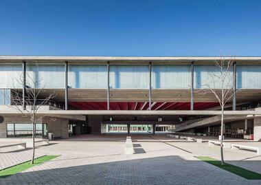 Escola Secundária Luís de Freitas Branco  / Célia Gomes + Pedro Machado Costa