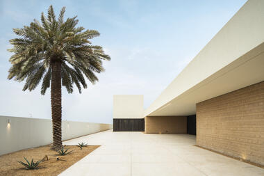 Gallery of KitKat House / Alhumaidhi Architects  - 1
