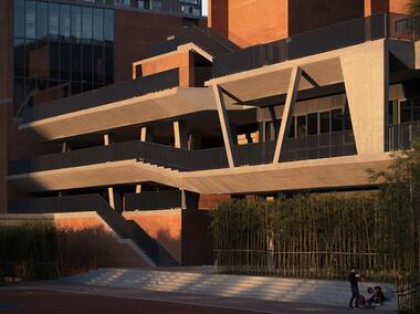 Gallery of Longyan Workers’ Cultural Palace / Tianjin HHDesign  - 3