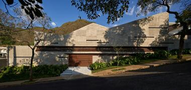 Casa Roca / Gustavo Penna Arquiteto e Associados