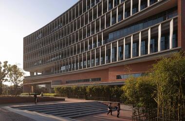 Gallery of Longyan Workers’ Cultural Palace / Tianjin HHDesign  - 12
