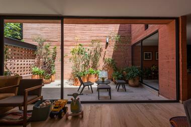 Galería de Casas agrupadas Real de los Reyes / Miguel de la Torre Arquitectos  - 1