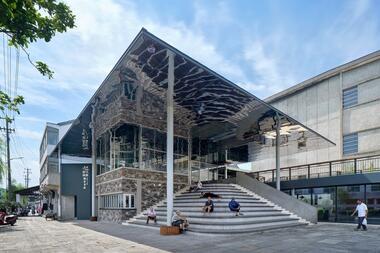How Can Architecture be Democratic?