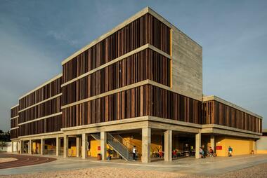 Escola Francesa de Luanda - Lycee Francais Aloudine Boue / MATAG, Arquitectos e associados + Martin Duplantier Architectes