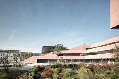Gallery of IST Austria Chemistry Lab / Franz&Sue  - 9