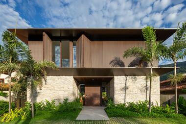 Casa Guaecá / Belluzzo Martinhao Arquitetos