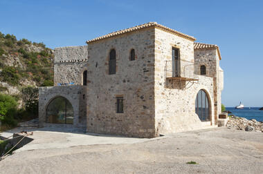 Restauração da Casa Teloneio Kardamyli / Etsi Architects