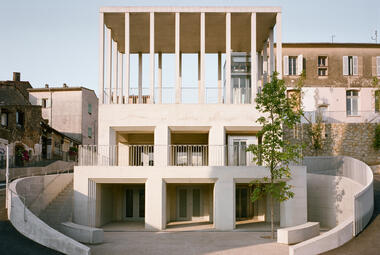 Biot Municipal Building Extension  / Atelier EGR