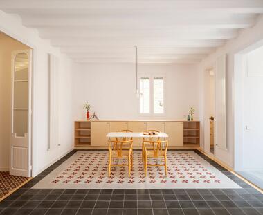 Apartment Renovation in Sants / Parramon + Tahull Arquitectes