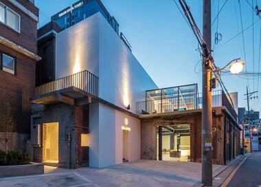 MELLOWER Seongsu Flagship-Store  / NBDC