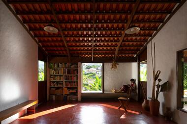 Gallery of São José do Barreiro House / Vão  - 12