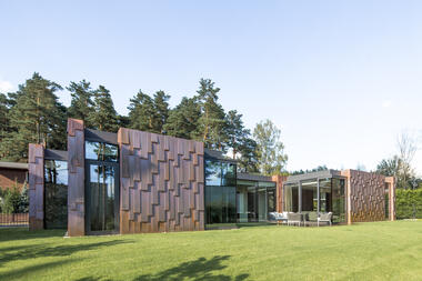 Moving Cubes House / arches