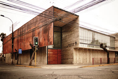 Galeria de Edifício Administrativo Liceu María Auxiliadora / SURco  - 22