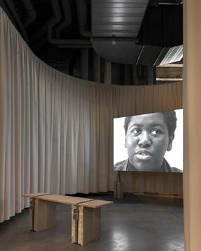 Gallery of Regards du Grand Paris Exhibition  / Roll  - 14